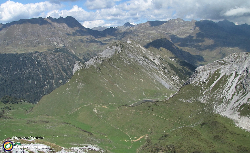 47 Panorama verso il Passo di Branchino.....JPG